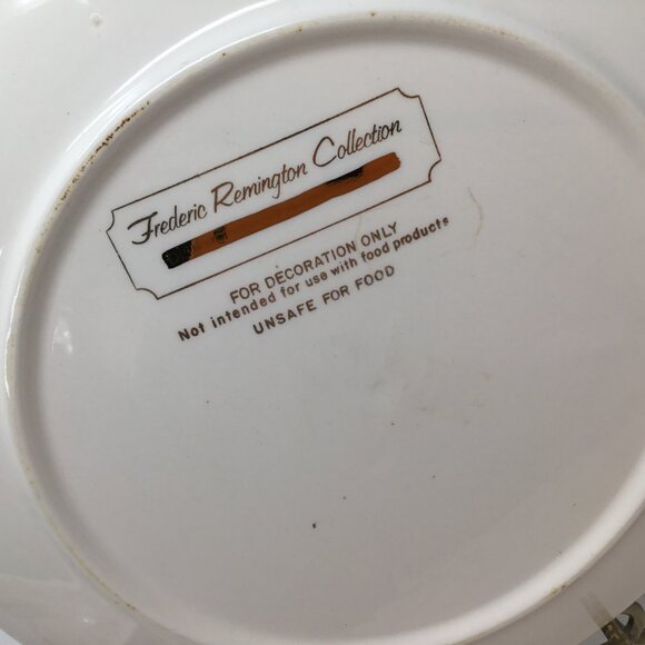 Frederic Remington Collector Plate The Fight for the Waterhole 8.75" Western - Picture 7 of 7